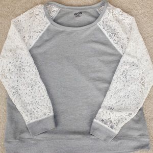 🆕 Apt. 9 Gray Sweater w/ White Lace Sleeves